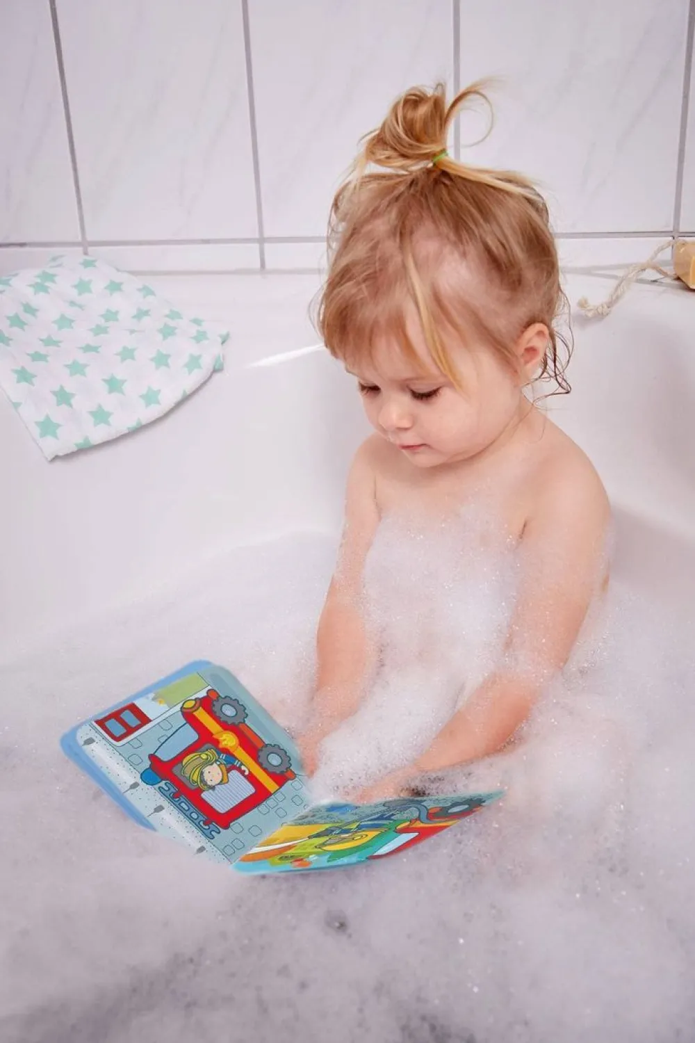 HABA Fire Brigade Magic Color Changing Bath Book< Beach & Outdoor Toys
