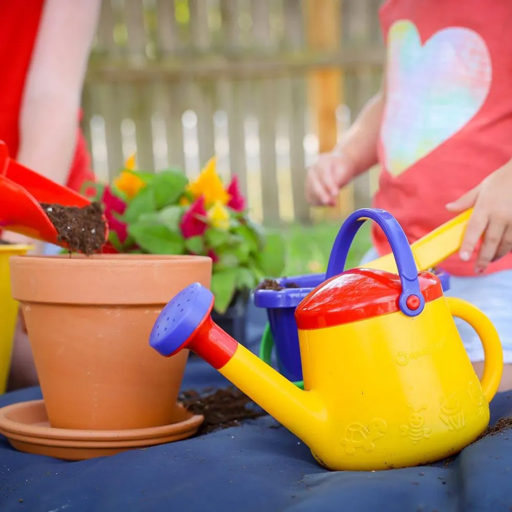 HABA Watering Can (1 Liter)< Beach & Outdoor Toys